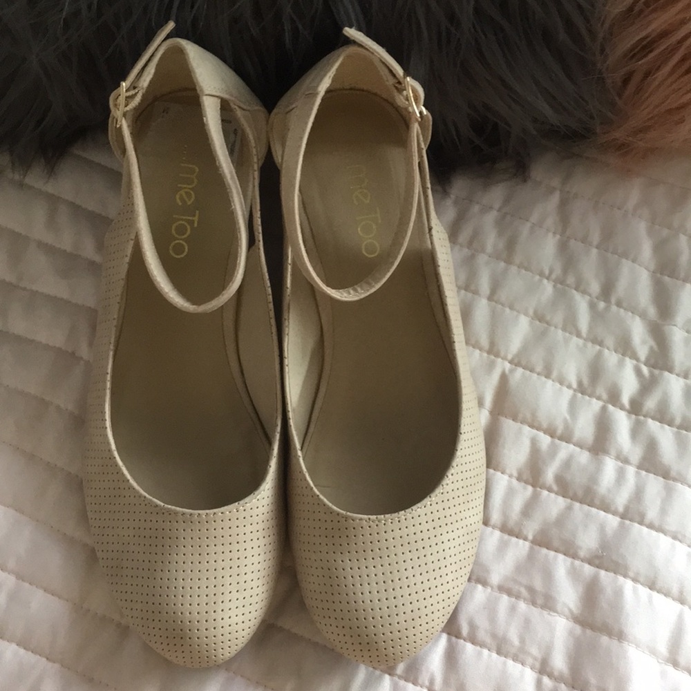 Beautiful nude me too wedges size 9 w/ankle strap